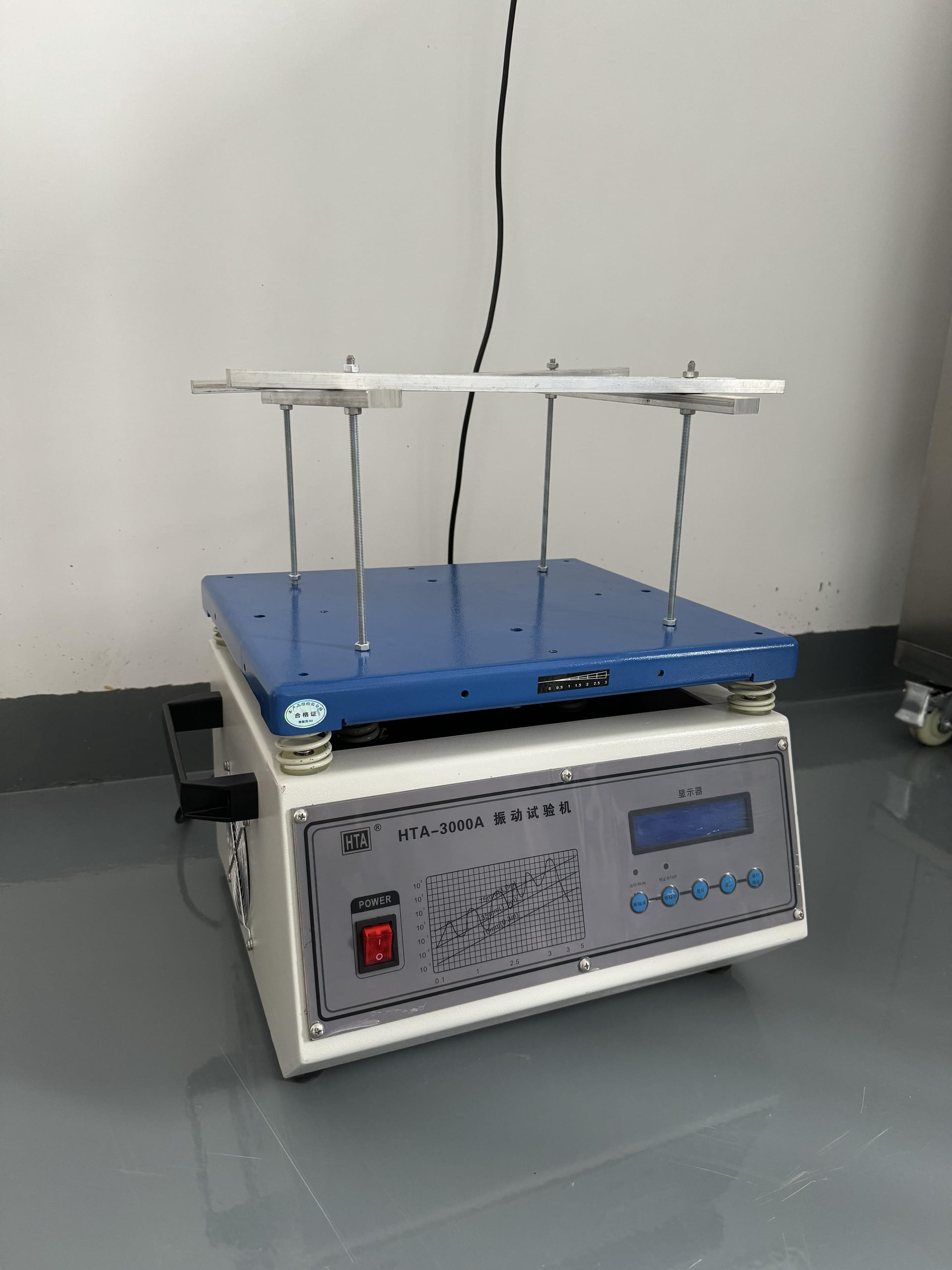 Temperature and humidity test chamber