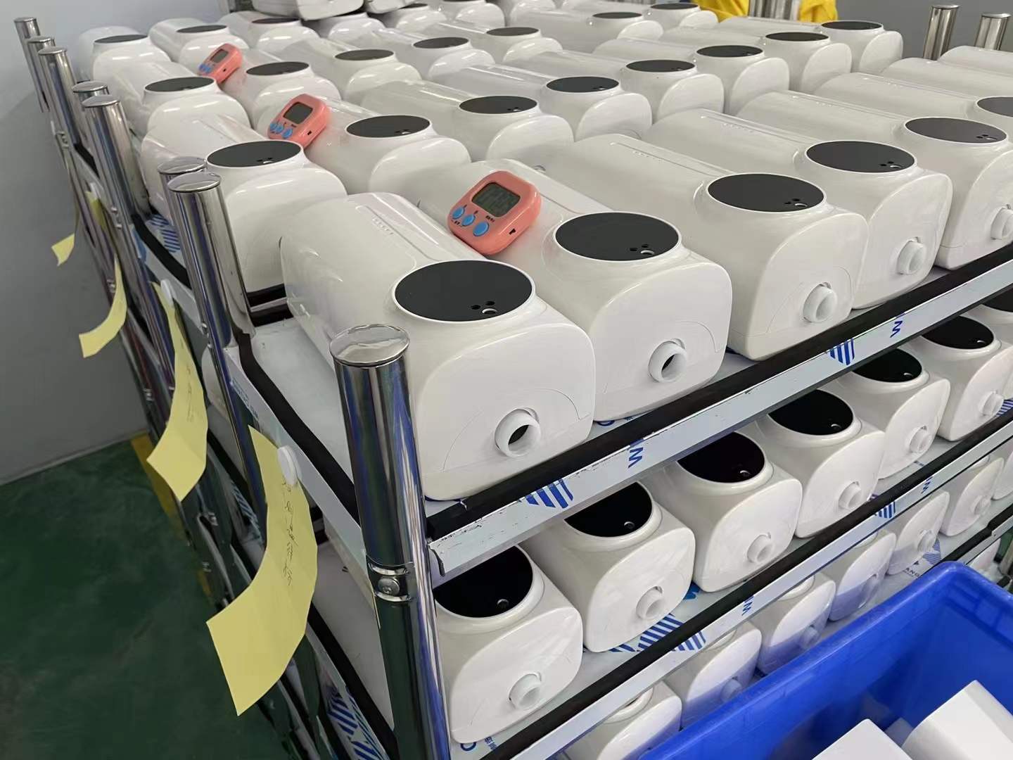 Assembly line with quality checkpoints