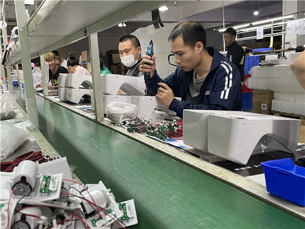 Semi-automated manufacturing process